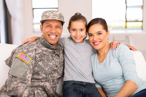 Militær familie hjemme – stockfoto