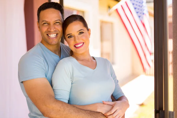 Middle aged couple hugging — Stock Photo, Image