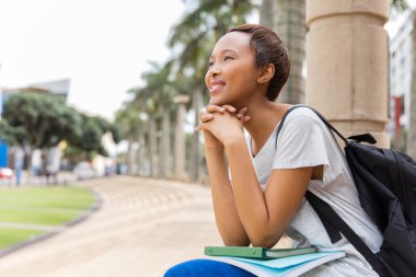 Afro Amerikan Koleji kız