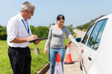 Öğrenci sürücü ve eğitmen