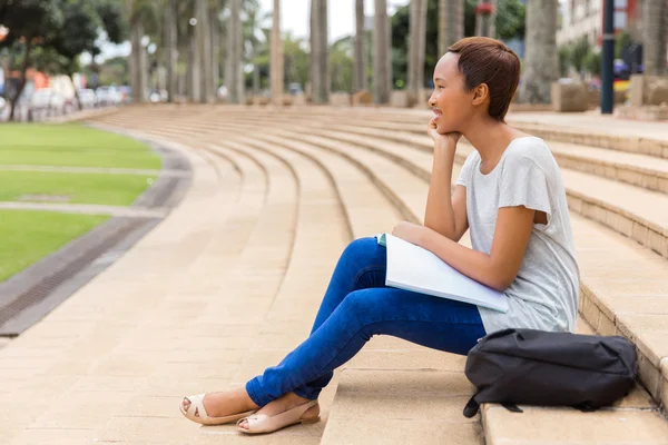 Afro americano college ragazza — Foto Stock