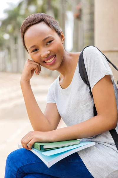 Афро-американські коледжі дівчина — стокове фото