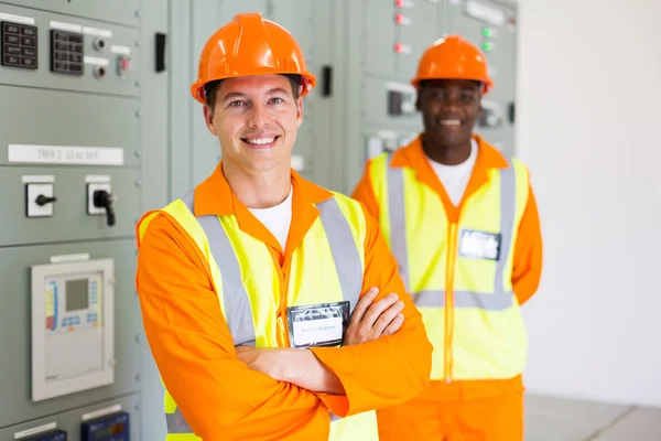 Ingenieros industriales guapos — Foto de Stock