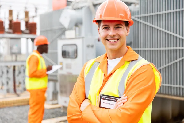 Ingenieur mit verschränkten Armen — Stockfoto