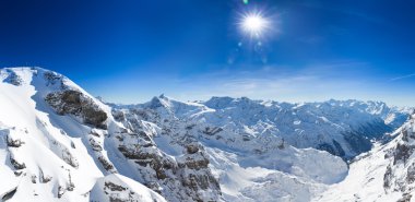 Titlis dağ güneye doğru üzerinden görüntülemek