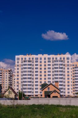Büyük apartman Binaları İnşaatı küçük ho yerinden