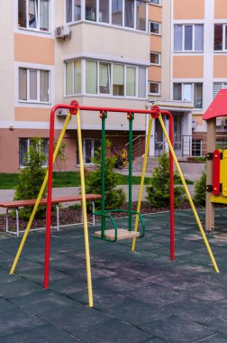 Kimse oyun toprağa sallanan salıncak