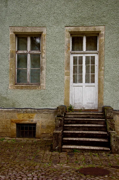 La puerta en el antiguo porche —  Fotos de Stock