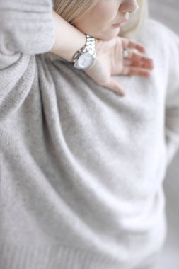 Kadınların kol saati kızların elinde.. 