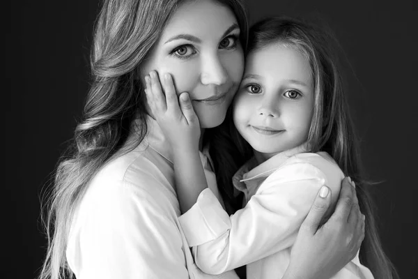 Mother child black white. Woman with child black and white photo. — Stock Photo, Image