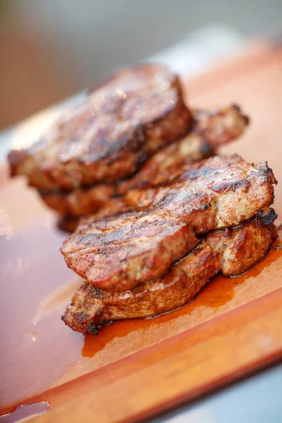 Grilled beef steaks with spices. — Stock Photo, Image