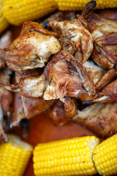 Grilled quail with corn, general serving. — Stock Photo, Image