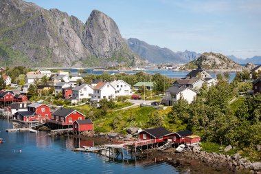 Lofoten adalarında göster.