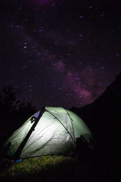 夜のテント. — ストック写真