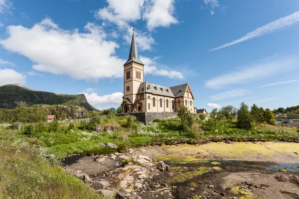 ロフォーテン諸島ノルウェーの教会. — ストック写真