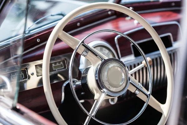 Old vintage car. — Stock Photo, Image