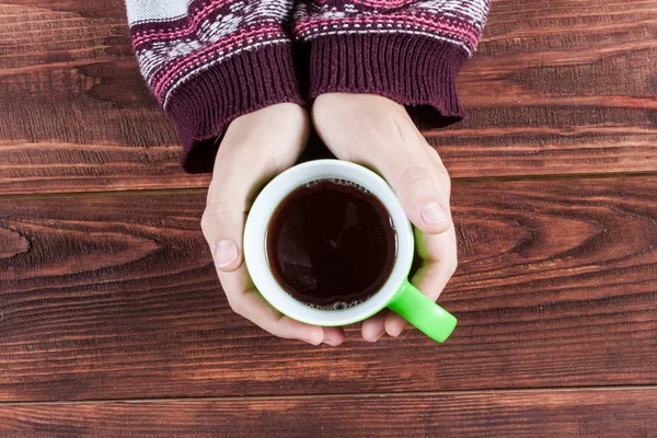 Mano con té . — Foto de Stock