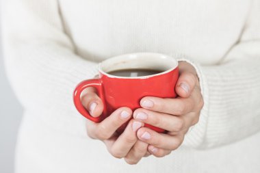 Çay veya kahve kadın elinde