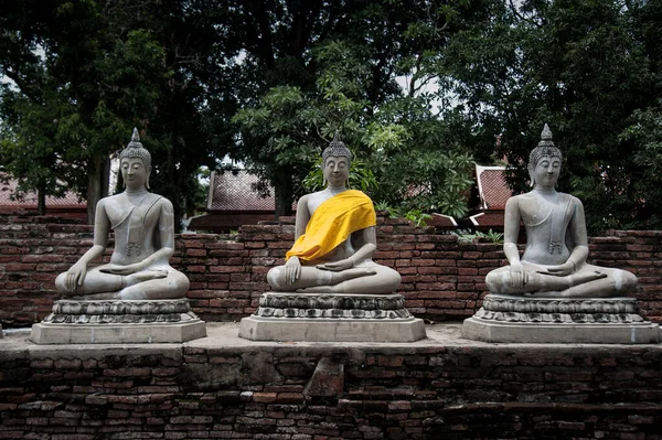 Estilo Velho Tailandês Estátua Buddha Preto Tiro Branco Com Capa — Fotografia de Stock