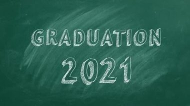 Mezuniyet 2021. Okul bahçesinde mektup yazmak.