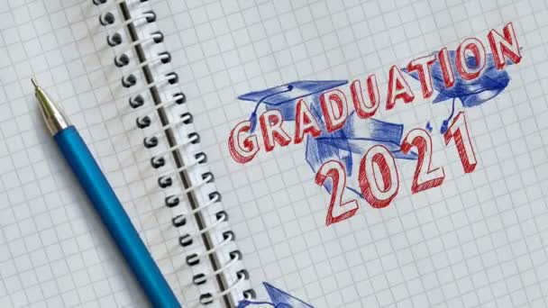 Concepto de graduación 2021. Graduados de felicitación — Vídeos de Stock