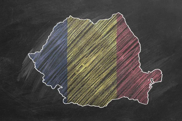 Mapa Del País Bandera Rumania Dibujando Con Tiza Una Pizarra — Foto de Stock