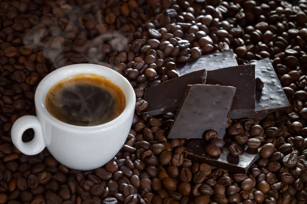 Café y chocolate negro — Foto de Stock