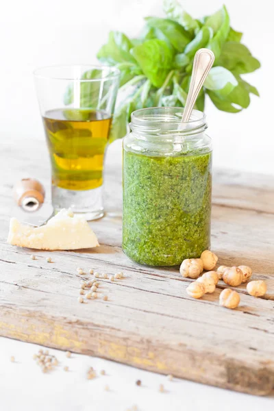 Pesto kavanoz ve Pesto malzemeler