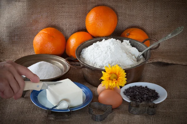 Preparação de bolachas de chocolate laranja — Fotografia de Stock