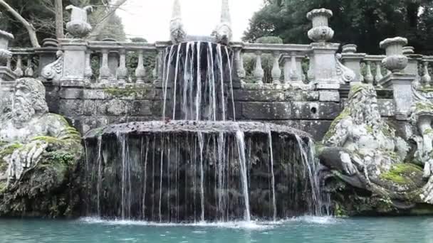 Obři fontány v zahradě Villa Lante — Stock video