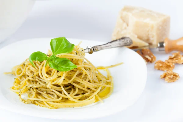 Teller mit Spaghetti — Stockfoto