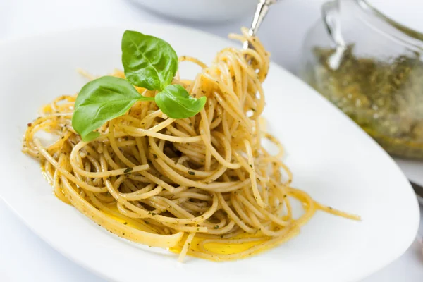 Spaghetti met Pesto Alla Genovese — Stockfoto