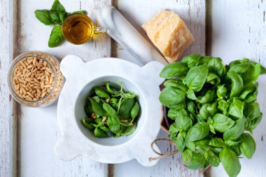pesto sos için malzemeler