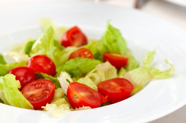 Salata marul kiraz domates