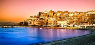 Günbatımı Anguillara Sabazia Bracciano Gölü