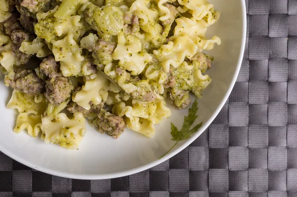 Plate of Italian pasta noodles with meat — Stock Photo, Image