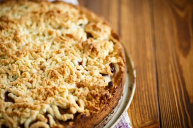 Meyve ile rendelenmiş pasta