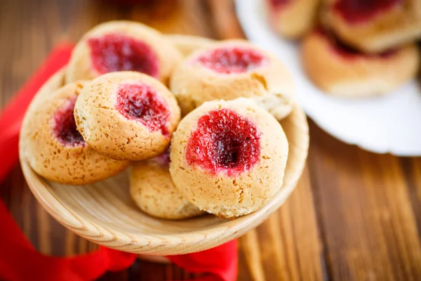 Dolci biscotti con marmellata Foto Stock