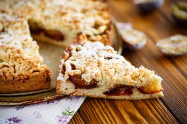 Meyve ile rendelenmiş pasta