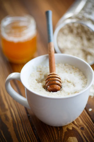 Healthy breakfast, oatmeal — Stock Photo, Image
