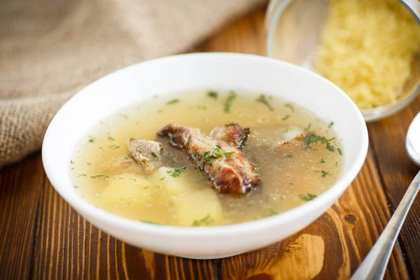 Soppa med kött spett — Stockfoto