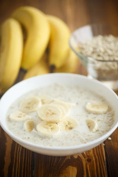 Porridge with banana — Stock Photo, Image