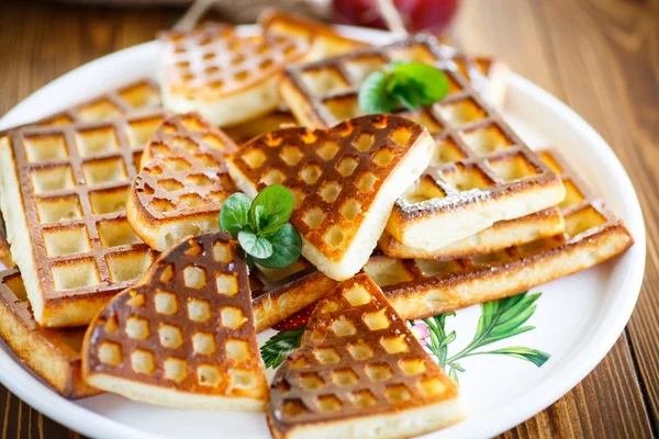 Waffles de queijo assado com açúcar em pó Fotos De Bancos De Imagens