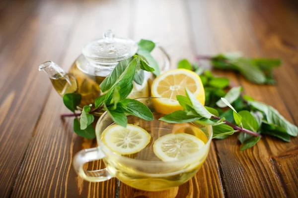 yeşil çay limon ve nane