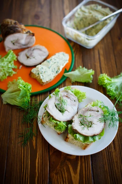 Sanduíche com alface e bacon — Fotografia de Stock