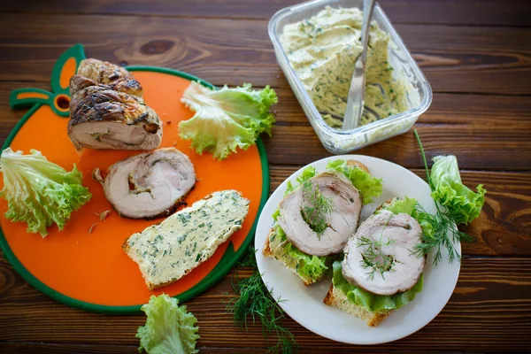 Sandwich mit Salat und Speck — Stockfoto