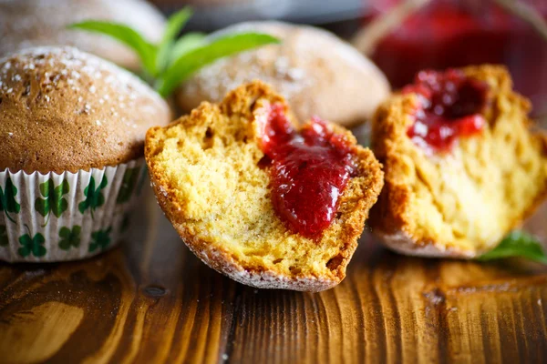 Sweet baked muffins with jam inside — Stock Photo, Image