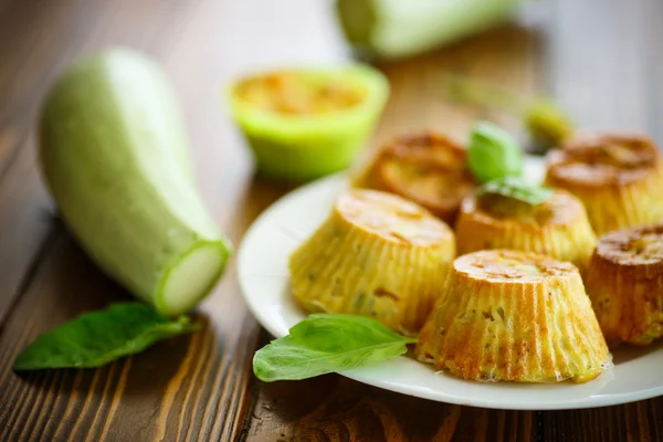 Zeleninové muffiny s cuketou — Stock fotografie