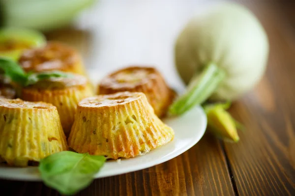 Vegetabilske muffins med zucchini - Stock-foto