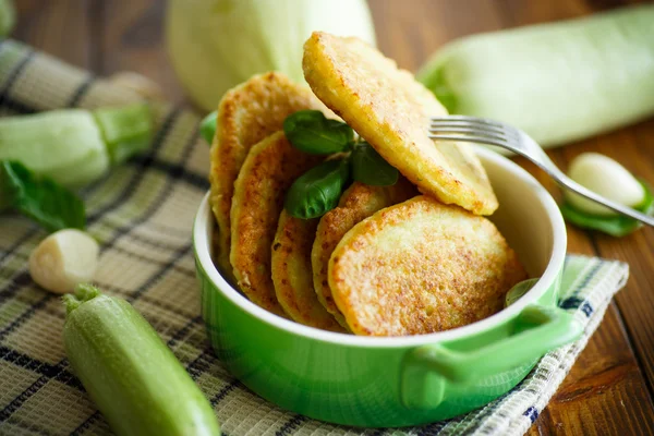 Gefrituurde courgettebeignets — Stockfoto